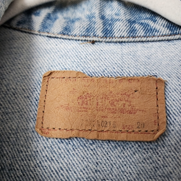 LEVIS x VINTAGE 240216 trucker jacket broken in well worn light‎ wash size 20 - Picture 8 of 10